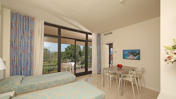 55-cm flat-screen TV with digital channels, TV - Hotel Residence Holiday (Sirmione)