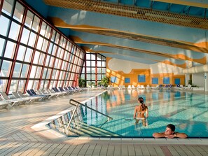 Indoor pool, outdoor pool, open 9 AM to 9 PM, pool umbrellas - Hotel Terme (Brezice)