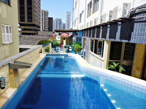 Outdoor pool, sun loungers - Seamar Hotel (Fortaleza)