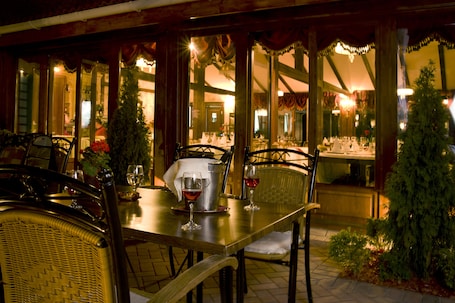 Outdoor dining. Boutique hotel Casa del Sole