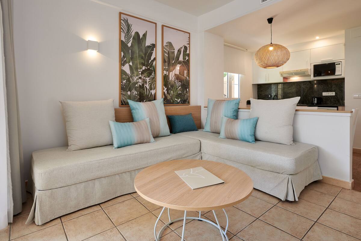 tv, ping pong, books