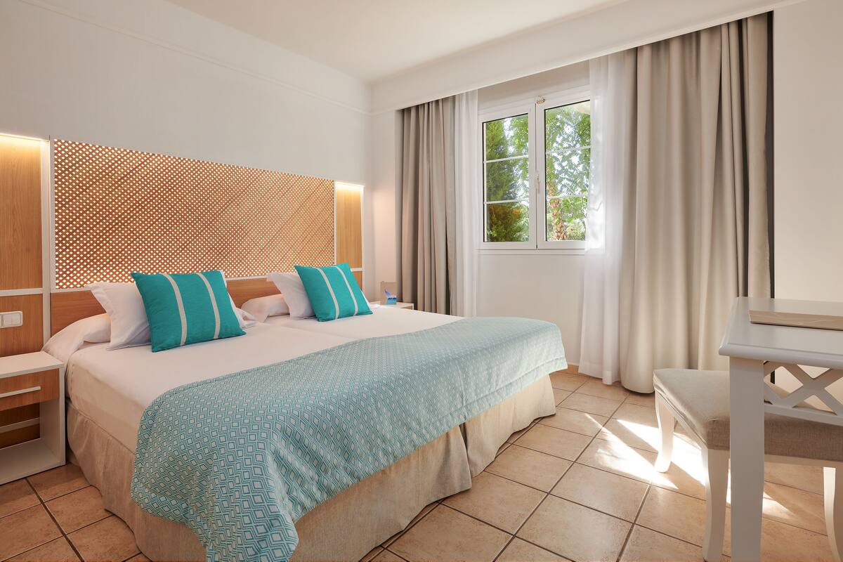 1 bedroom, minibar, desk, blackout curtains