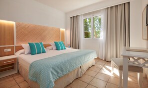1 bedroom, minibar, desk, blackout drapes