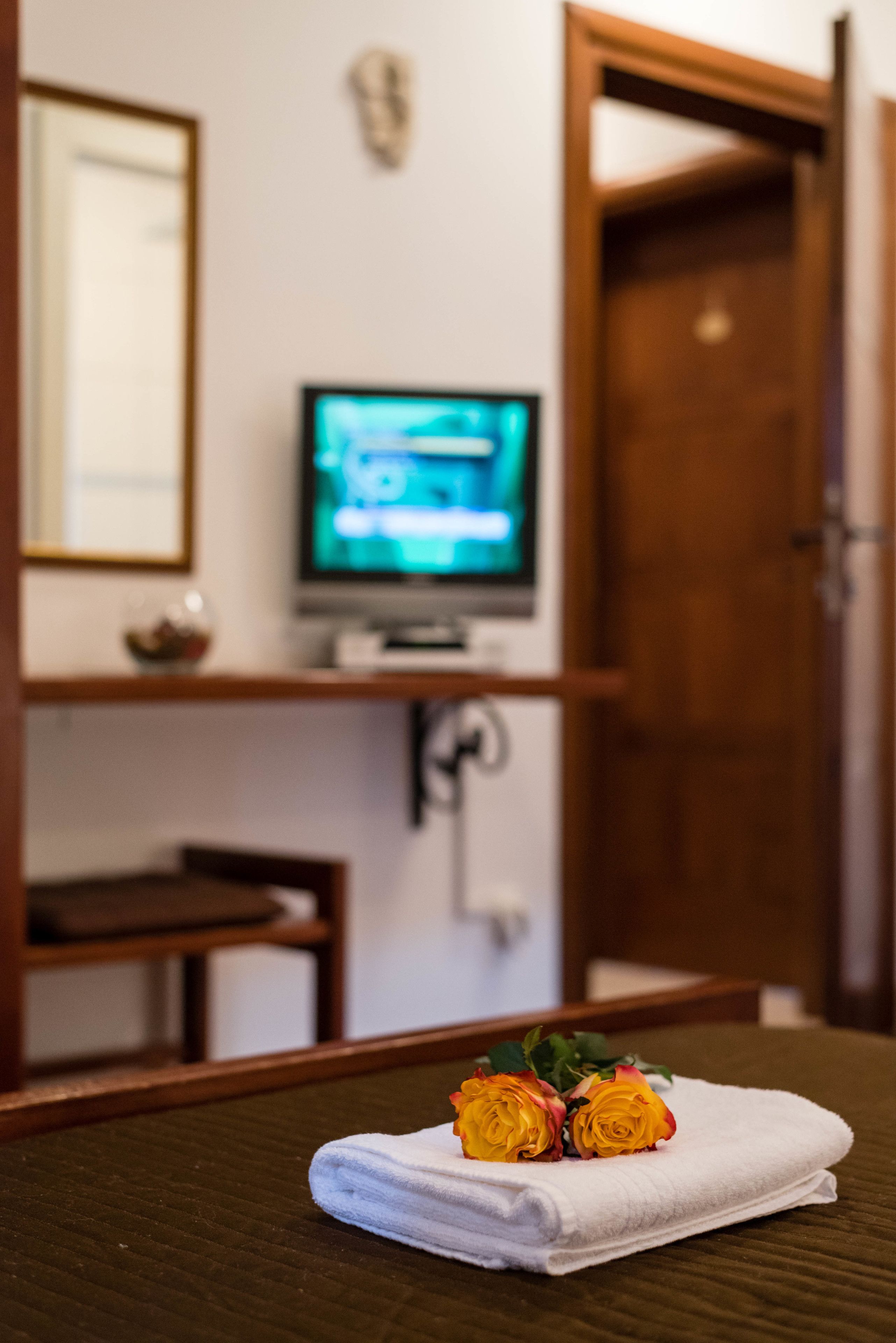 1 bedroom, down duvets, in-room safe, desk