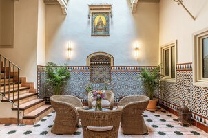 Televisión LCD 32 pulgadas con canales de televisión vía satélite