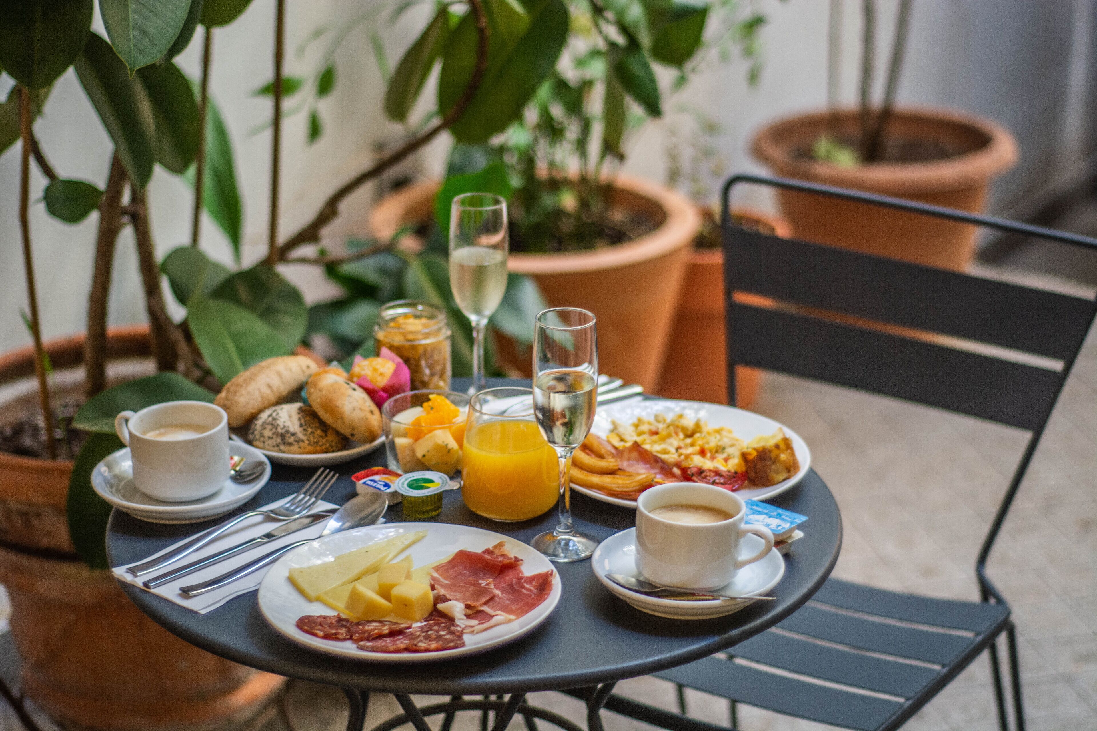 daily buffet breakfast (eur 18 per person)