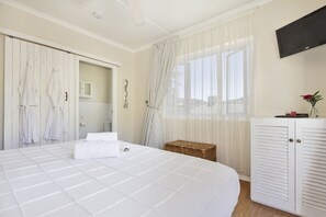 Literie de qualité supérieure, surmatelas, minibar