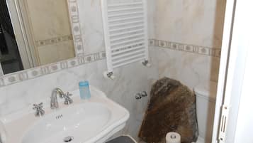 Douche, serviettes fournies