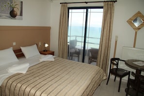 Caja de seguridad en la habitación, cortinas blackout y wifi gratis