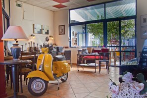 Bar (in der Unterkunft)