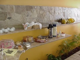 Desayuno completo incluido todos los días 