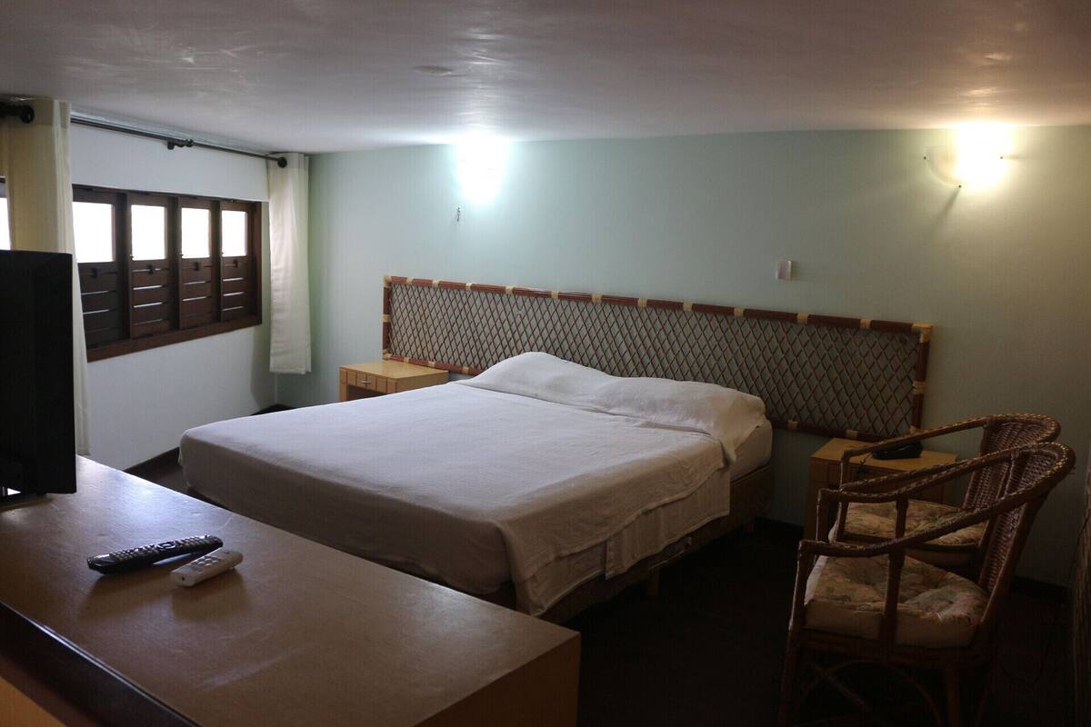 Pillowtop beds, minibar, in-room safe, desk