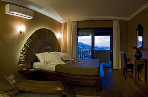 Executive Deluxe Suite with Hot Tub, Terrace & Sea View | View from room