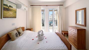 Premium bedding, pillowtop beds, in-room safe, soundproofing