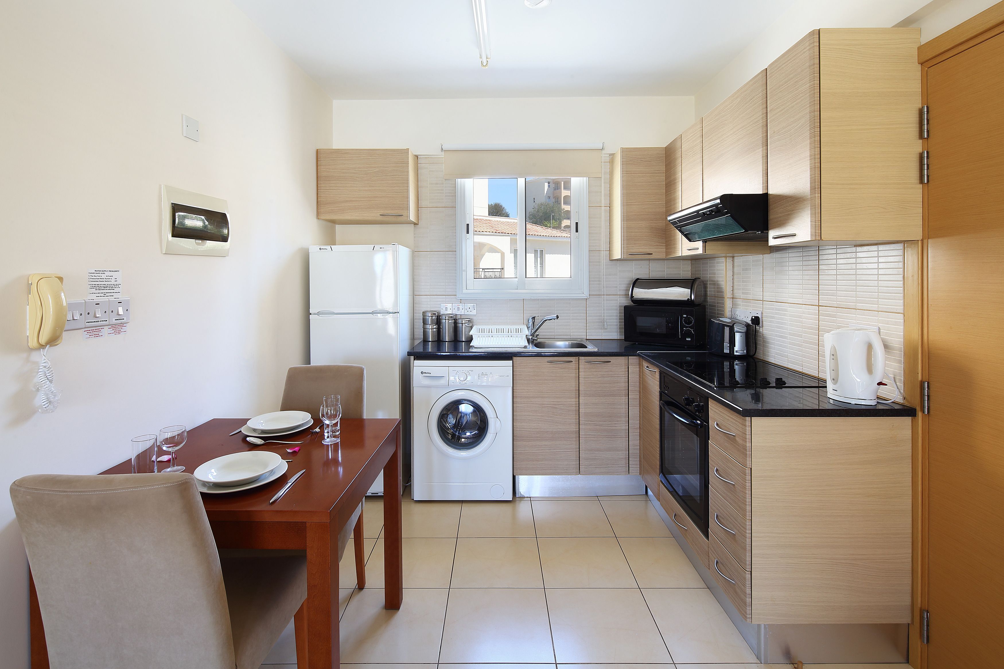 Studio | Private kitchen | Full-size fridge, microwave, oven, electric kettle