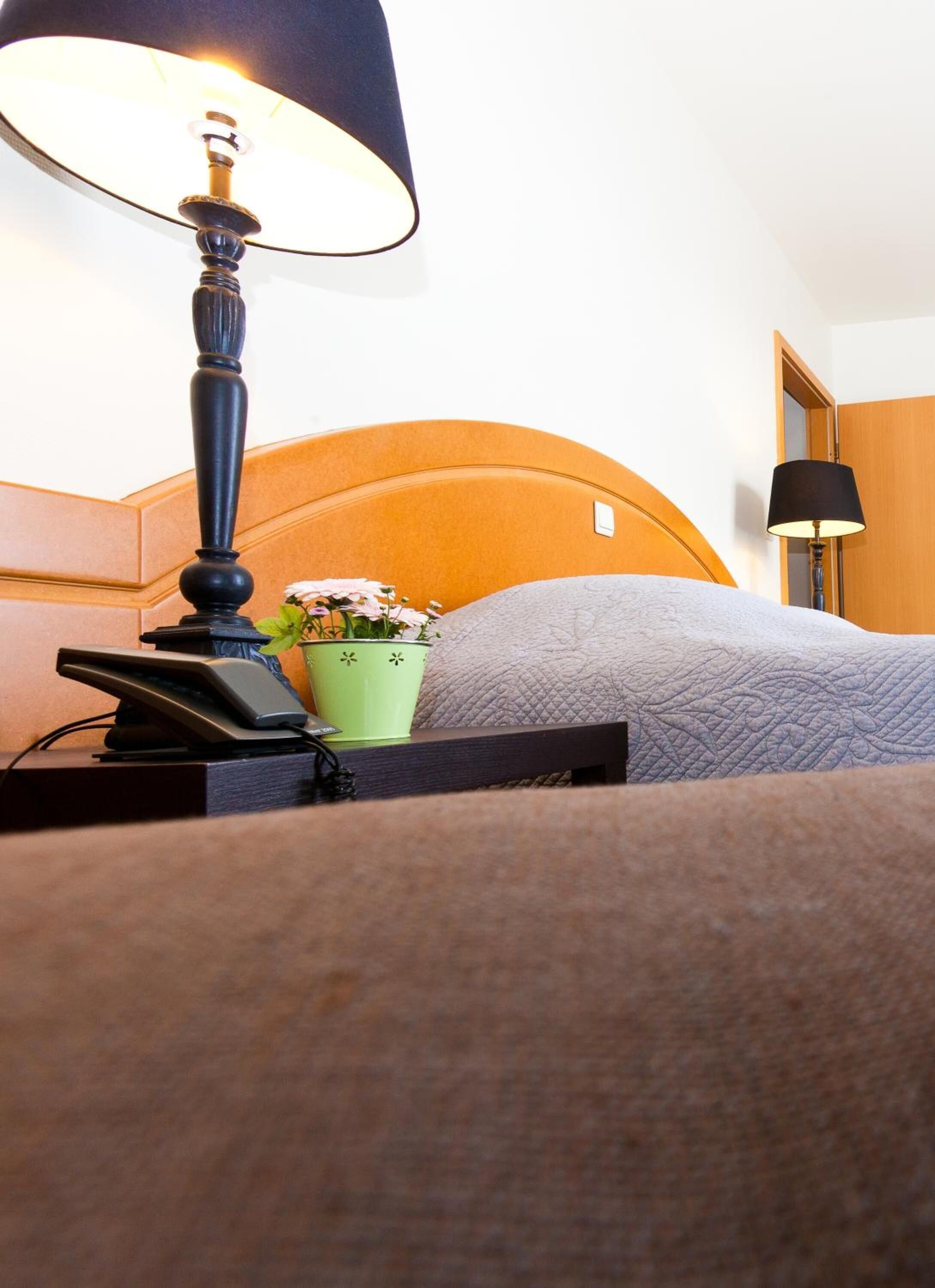 1 bedroom, select comfort beds, in-room safe, desk