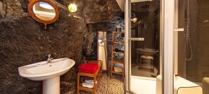 Exclusive-Zimmer (Gulliver) | Badezimmer | Komfortbadewanne, Haartrockner, Handtücher