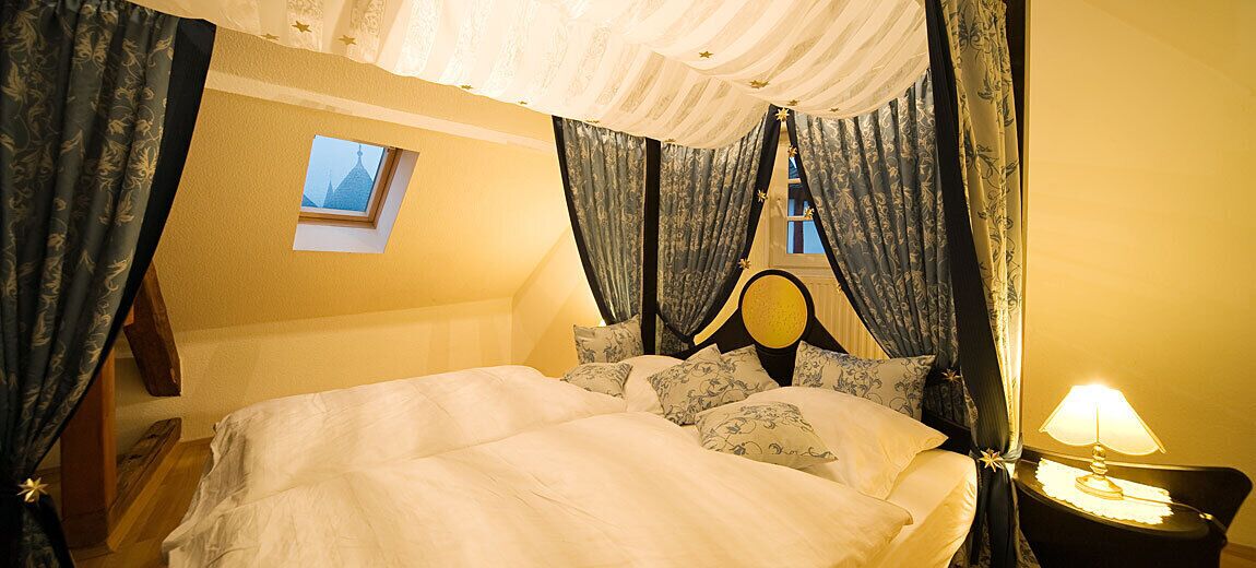 romantic room (sterntaler) | in-room safe, free wifi, bed sheets