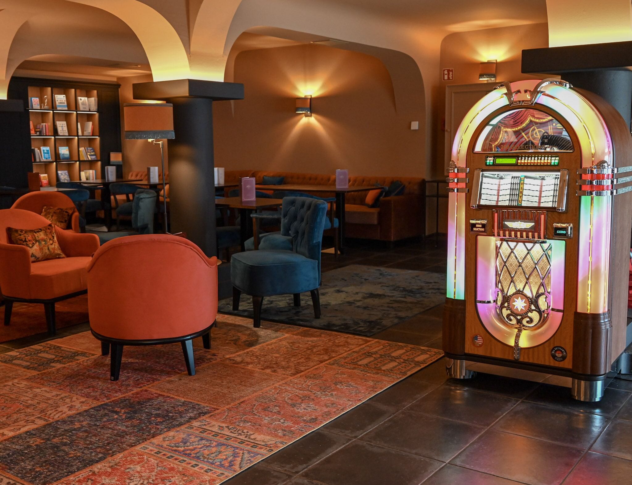 breakfast, lunch and dinner served