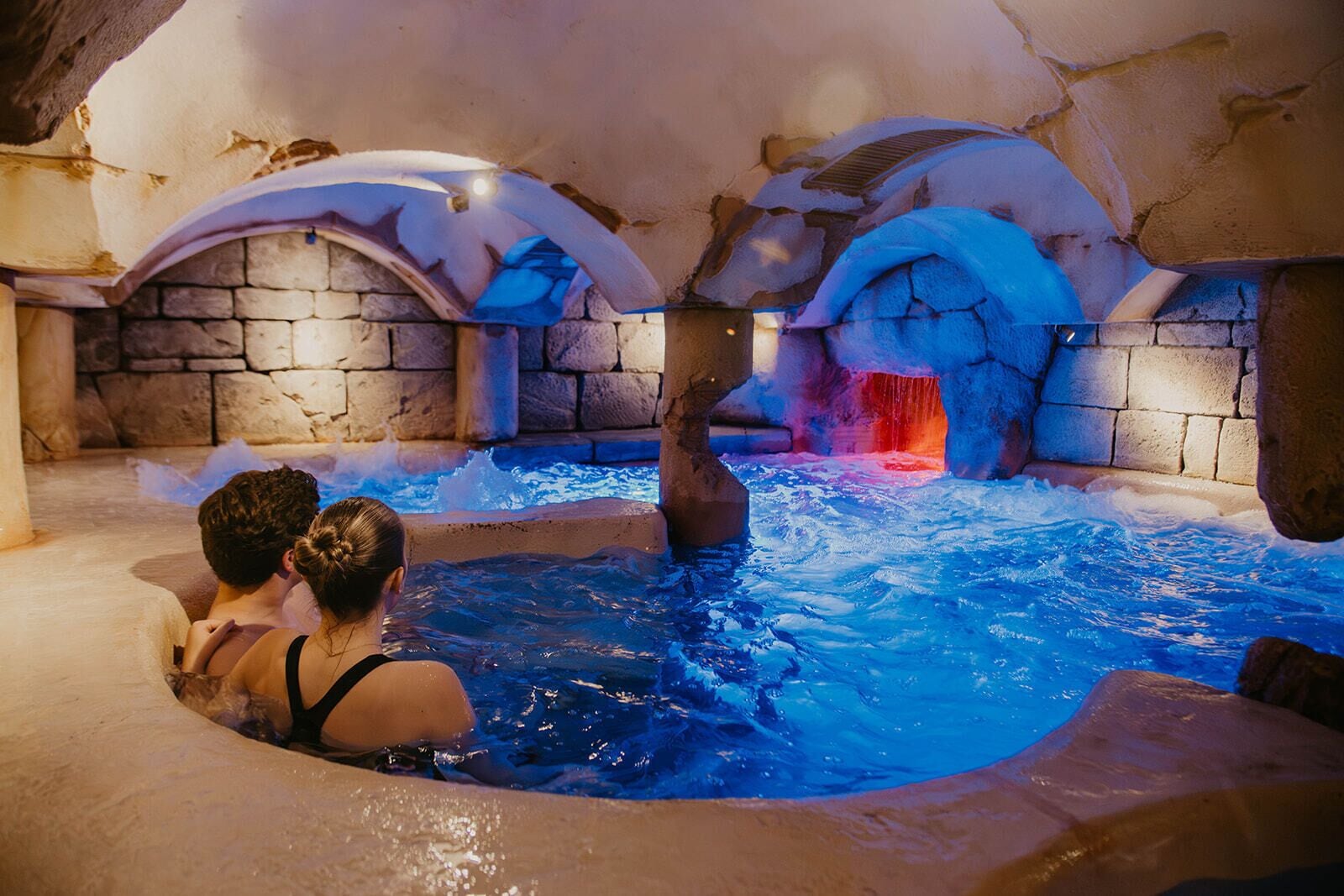 Couples treatment rooms, sauna, hot tub, steam room, Turkish bath