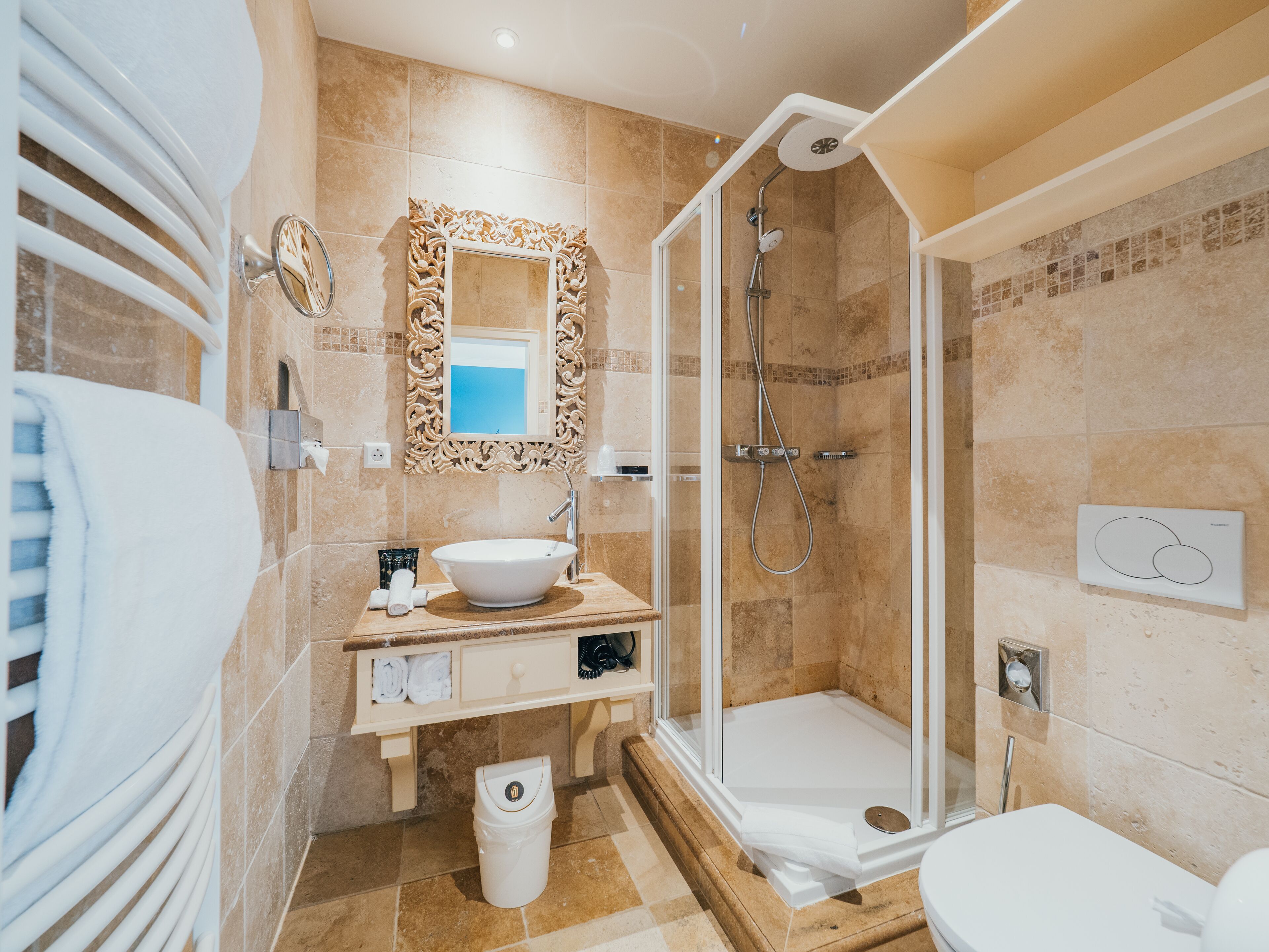 double room (castle) | bathroom | free toiletries, hair dryer, towels