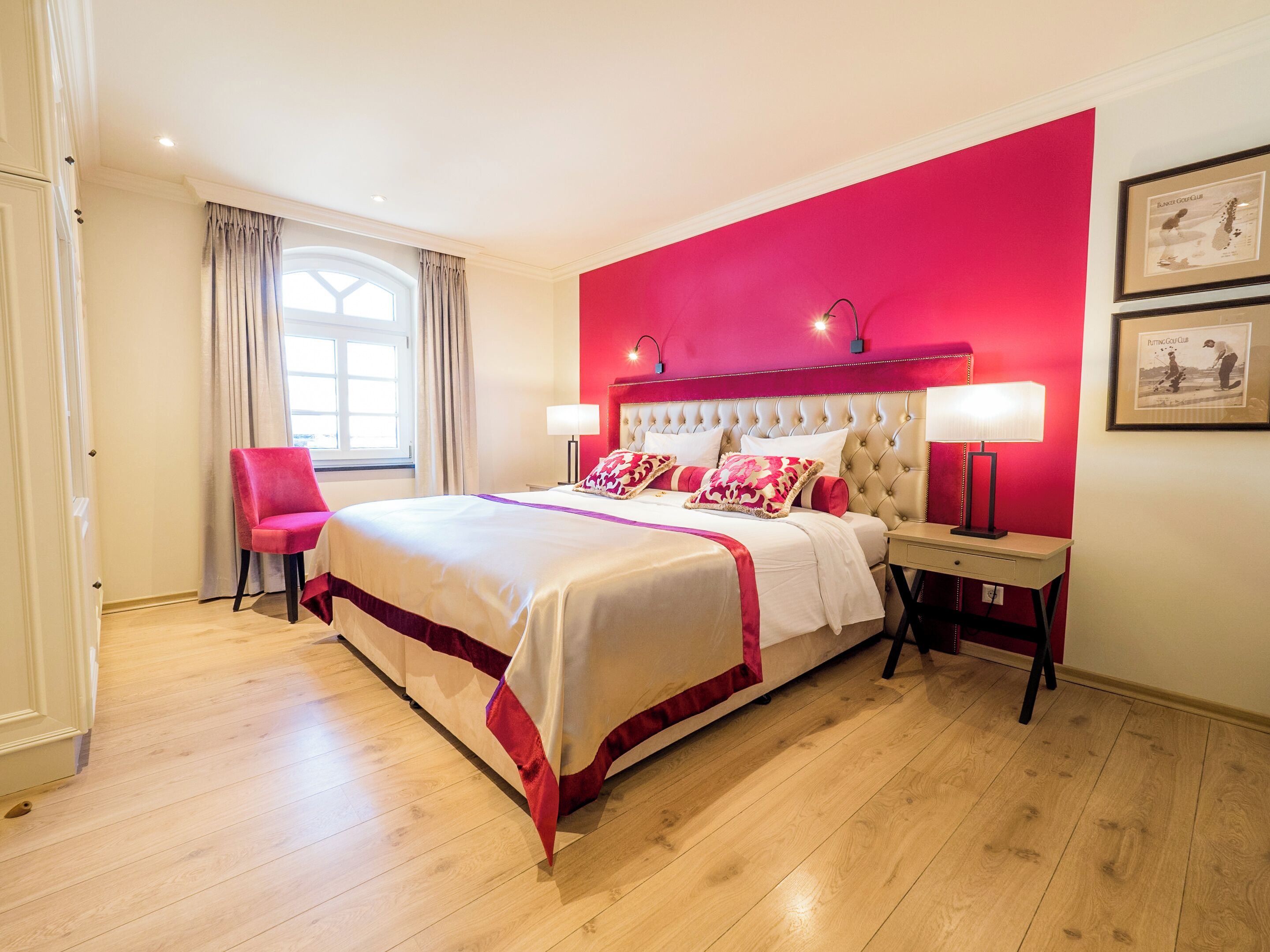 Ropa de cama de alta calidad y minibar 