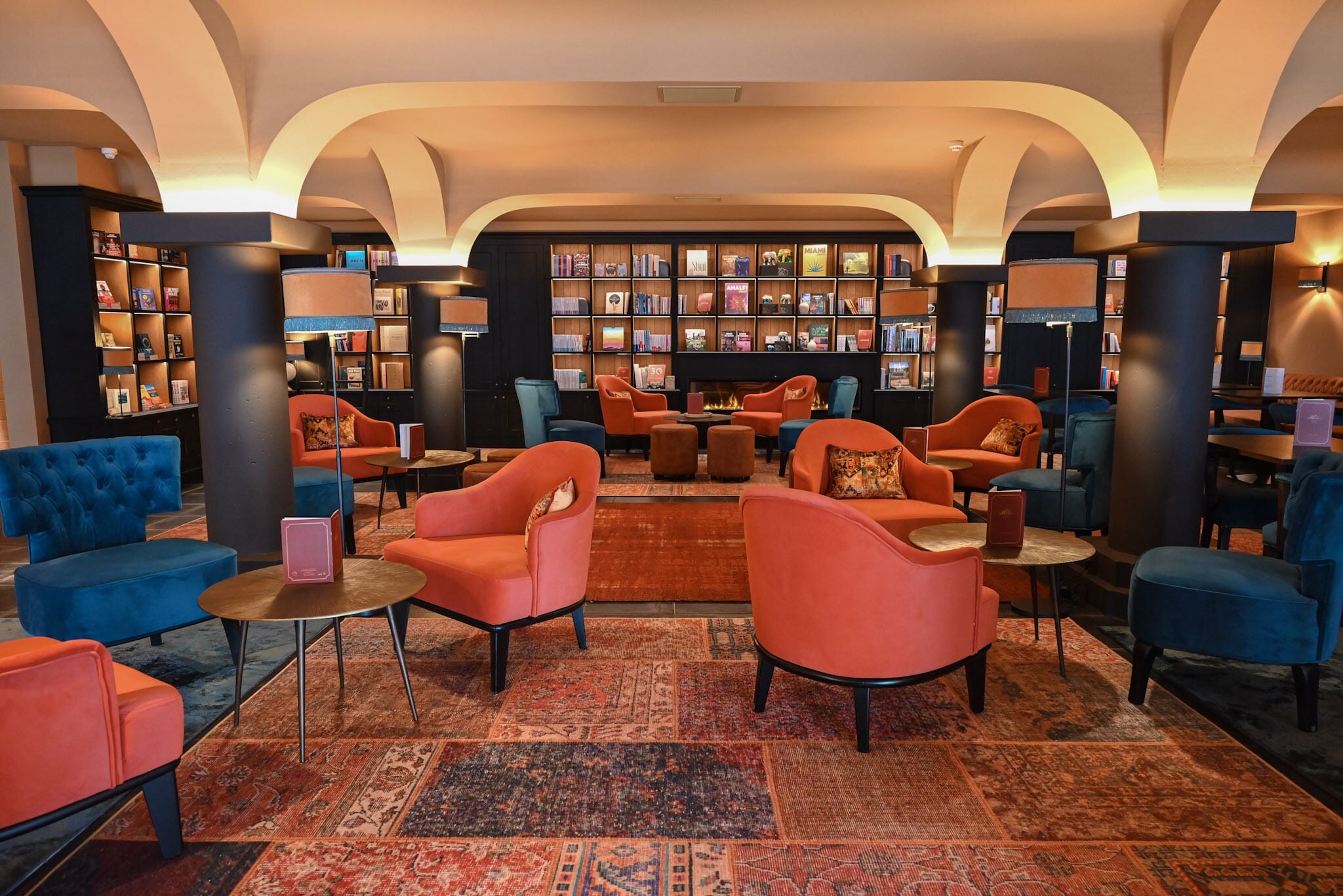 breakfast, lunch and dinner served