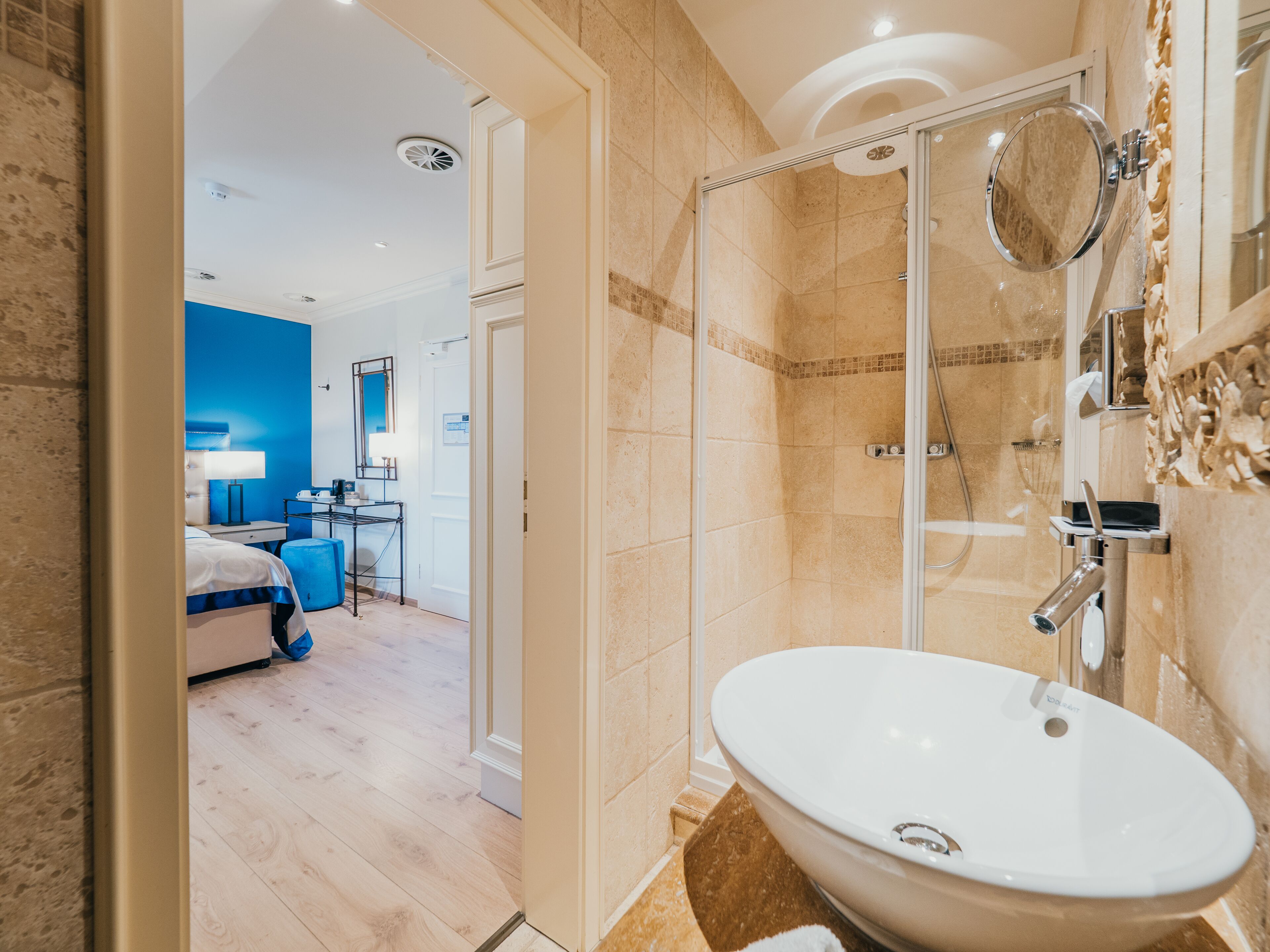 double room (castle) | bathroom | free toiletries, hair dryer, towels