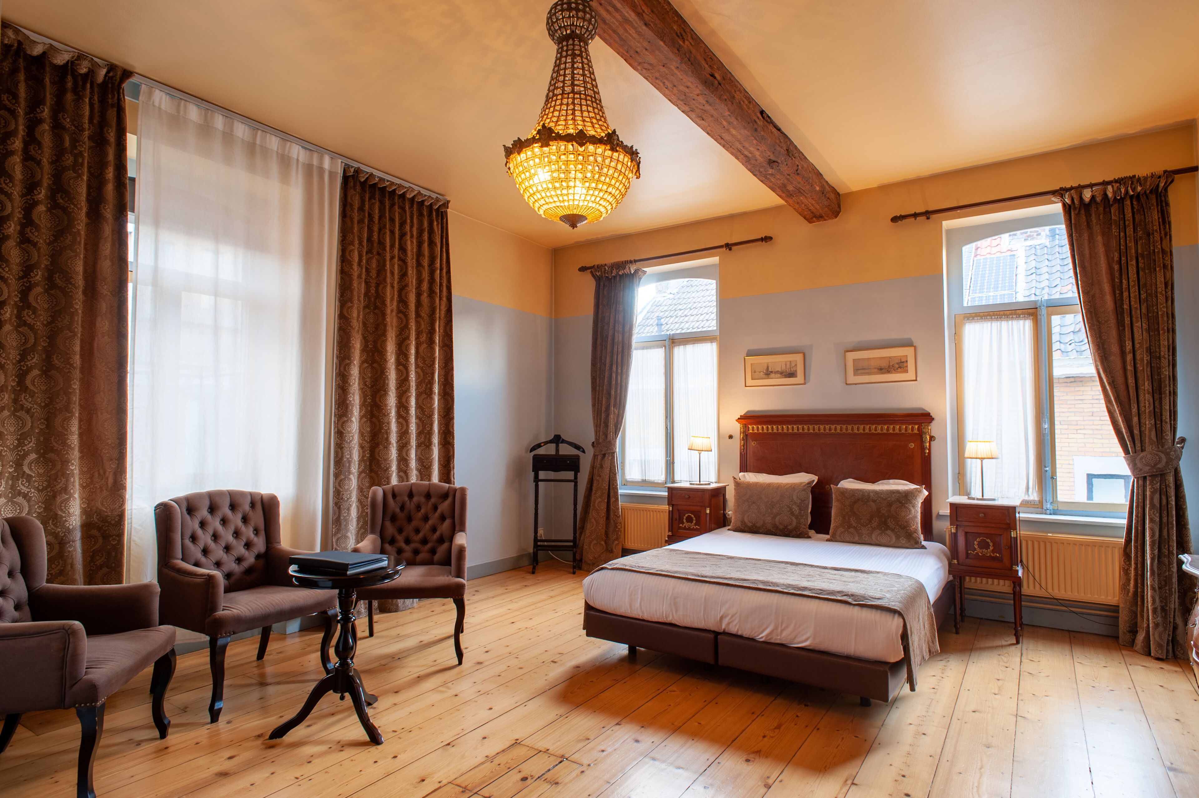 deluxe double room | in-room safe, iron/ironing board, free wifi, bed sheets