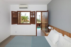 Habitació doble, balcó, vistes a la piscina | Minibar, wifi gratuïta i roba de llit 