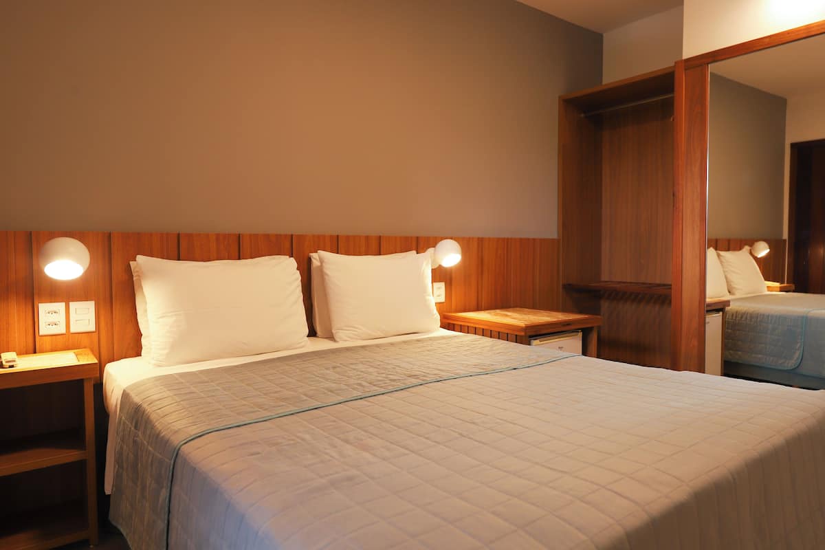 1 bedroom, minibar, free wifi, bed sheets