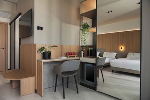 Superior Quadruple Room | Premium bedding, minibar, in-room safe, desk - Aqua Hotel (Rimini)