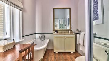 Doppia Luxury | Bagno | Asciugacapelli, accappatoio, asciugamani