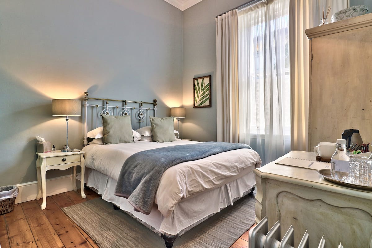 Classic Double Room | Peti besi dalam bilik, Wi-fi percuma, cadar katil