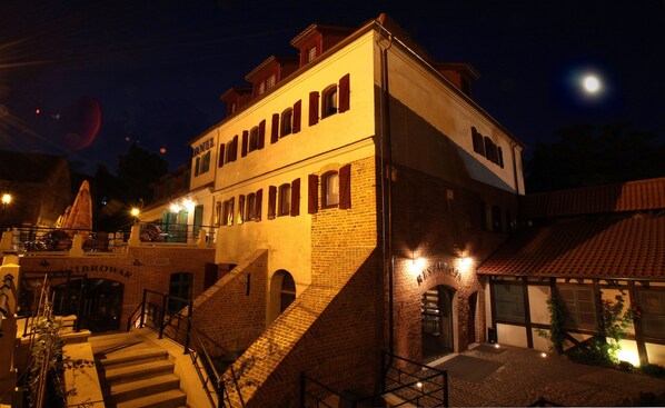 Front of property – evening/night
