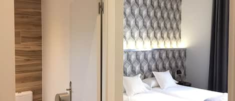 Deluxe Twin Room, 2 Twin Beds, Ensuite | Free WiFi