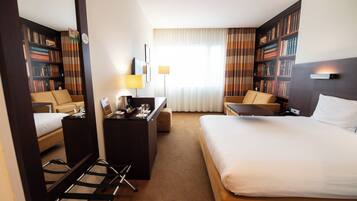 Allergikerbettwaren, Zimmersafe, Schreibtisch, Verdunkelungsvorhänge