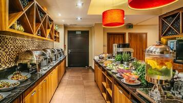 Daily continental breakfast (PLN 70 per person)