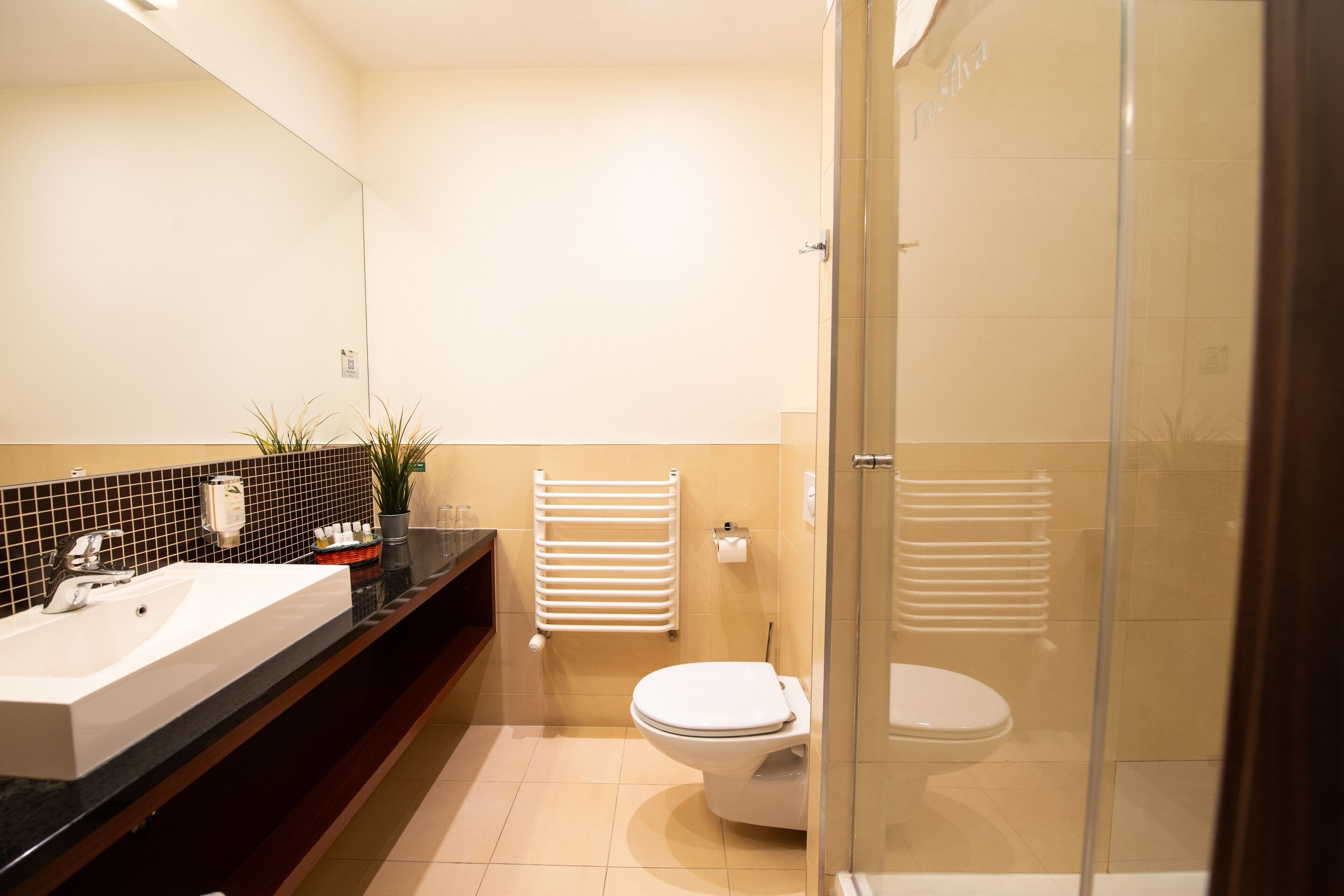 hypo-allergenic bedding, in-room safe, desk, blackout curtains