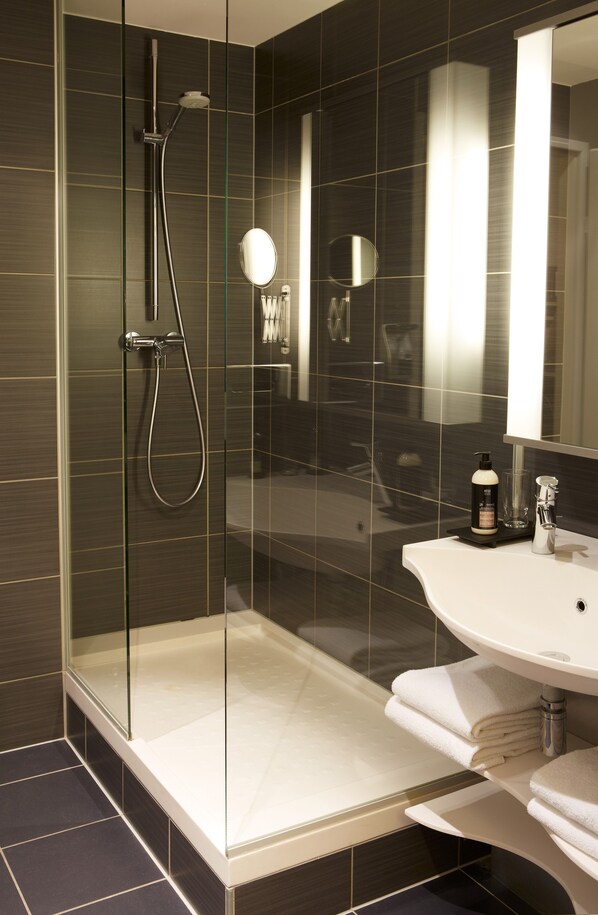 Eco-friendly toiletries, hair dryer, towels - Aparthotel Adagio Vienna City (Vienna)