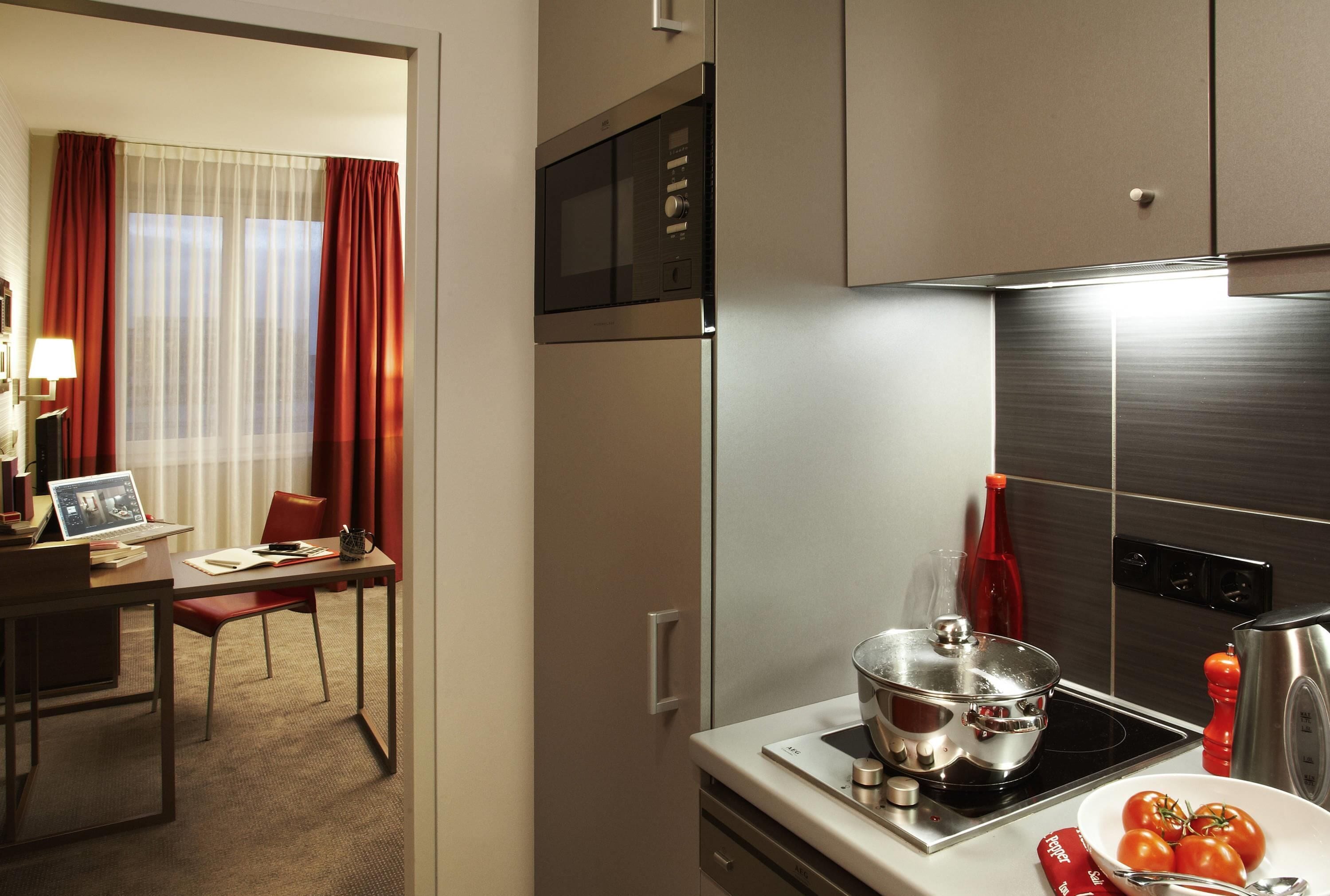 Estudio superior, 1 cama matrimonial, vista a la ciudad | Ropa de cama hipoalergénica y caja de seguridad en la habitación 