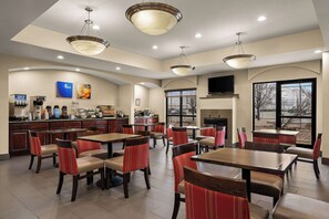 Free daily buffet breakfast  - Comfort Inn Ogden near Event Center (Ogden)