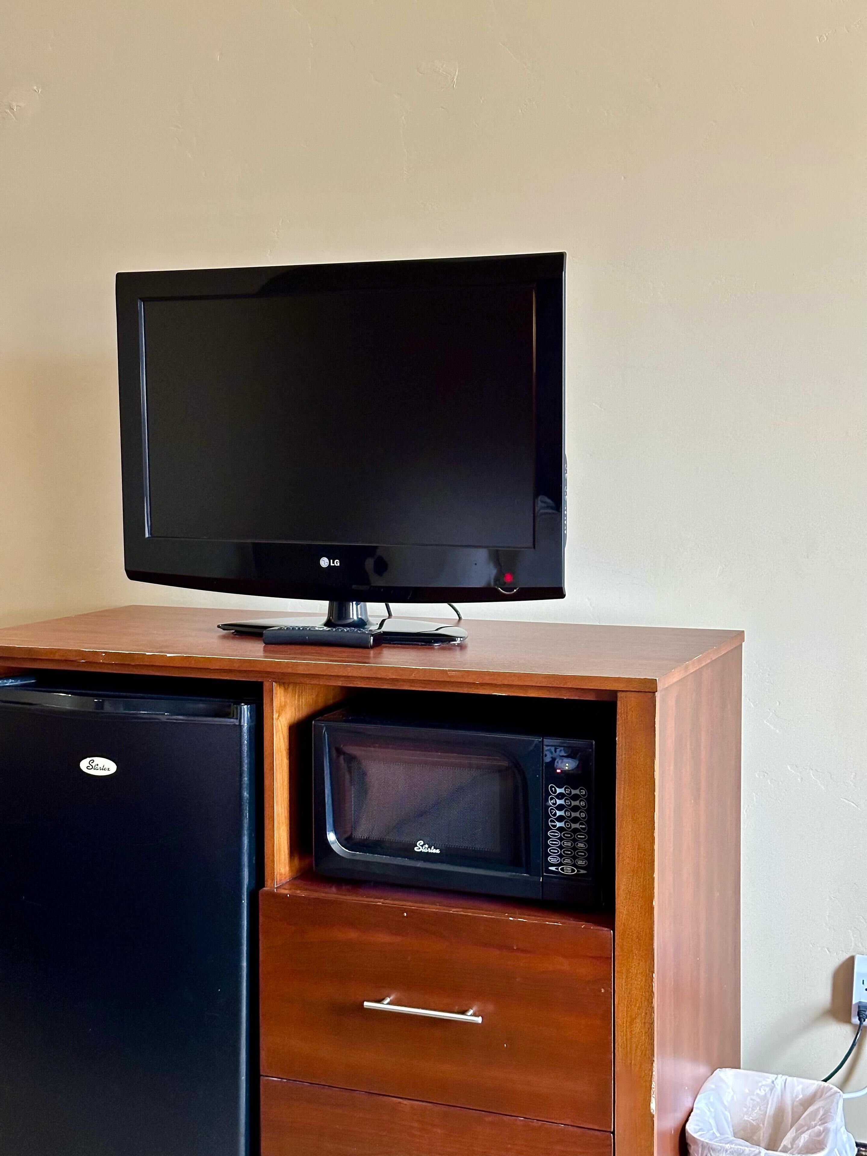 Pillow-top beds, desk, soundproofing, iron/ironing board