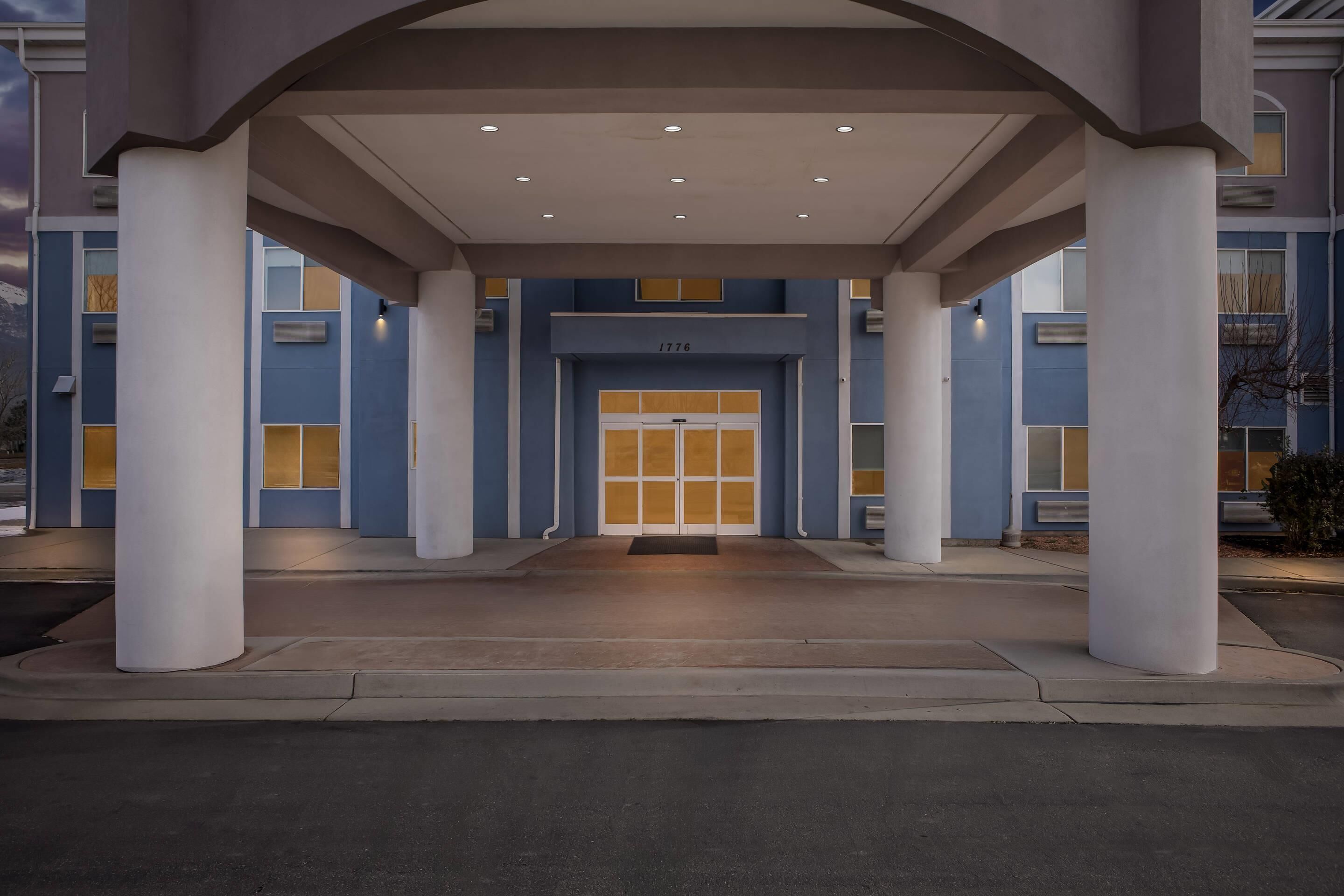 المنشأة من الخارج