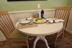 Studio | Dineren op de kamer