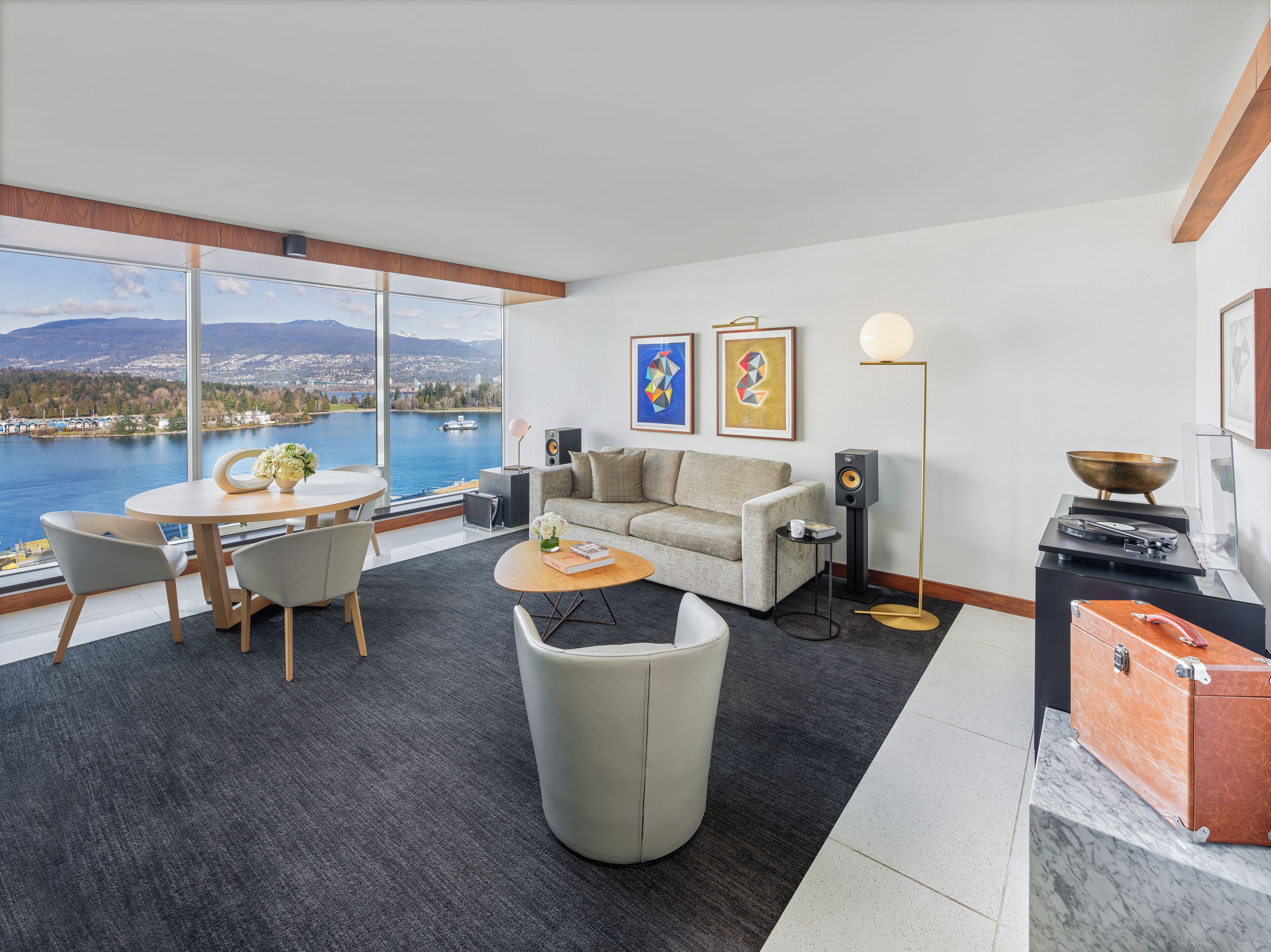 signature harbour view suite, 1 king bed, stanley park and harbour view | living area