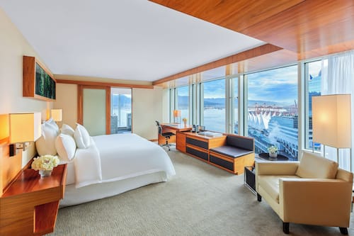 Signature Ofuro Tub Room, 1 King Bed | Premium bedding, down duvets, pillow-top beds, minibar
