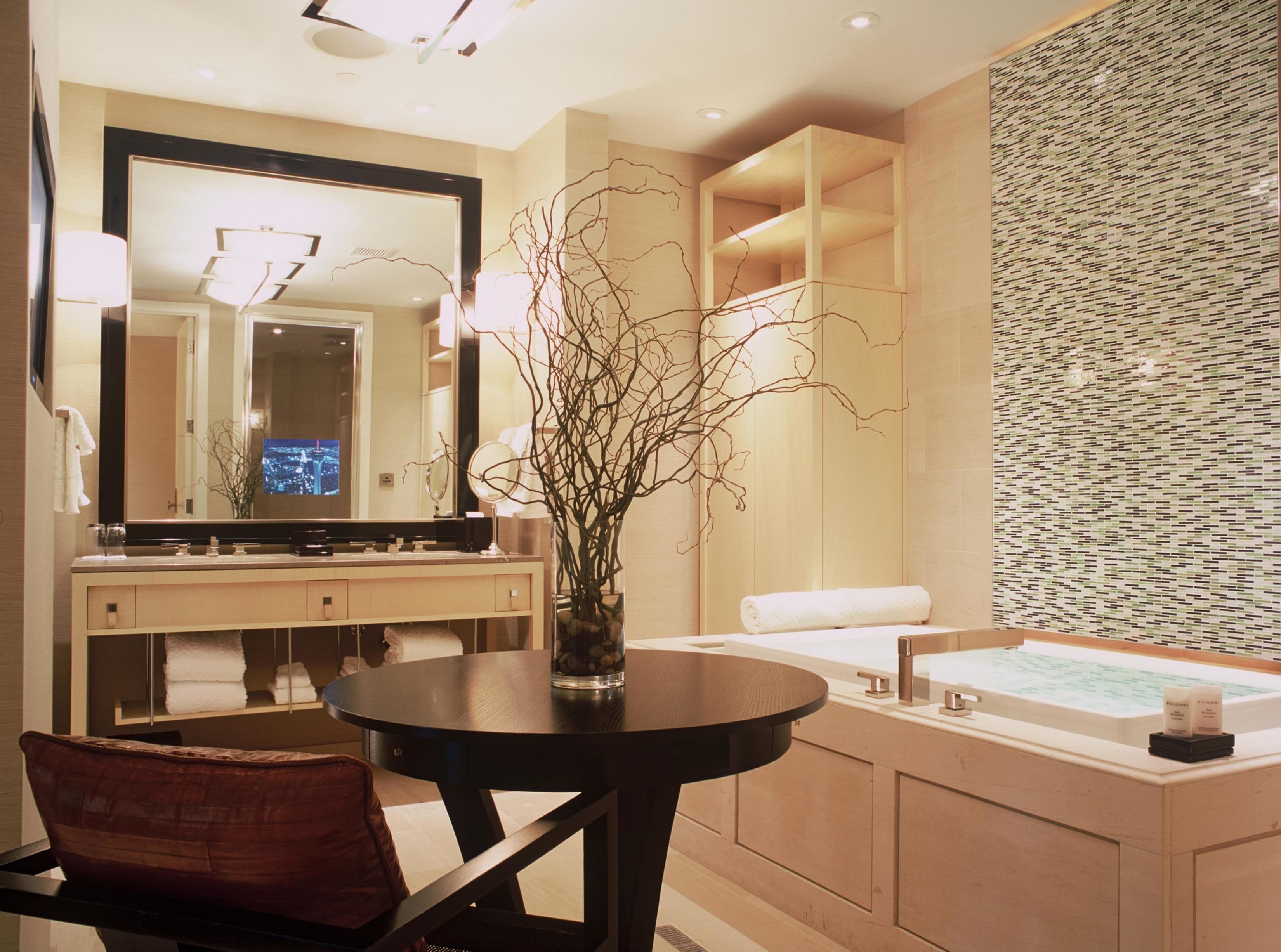 separate bathtub and shower, jetted bath, designer toiletries