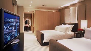 Egyptian cotton sheets, premium bedding, down duvets, pillow-top beds