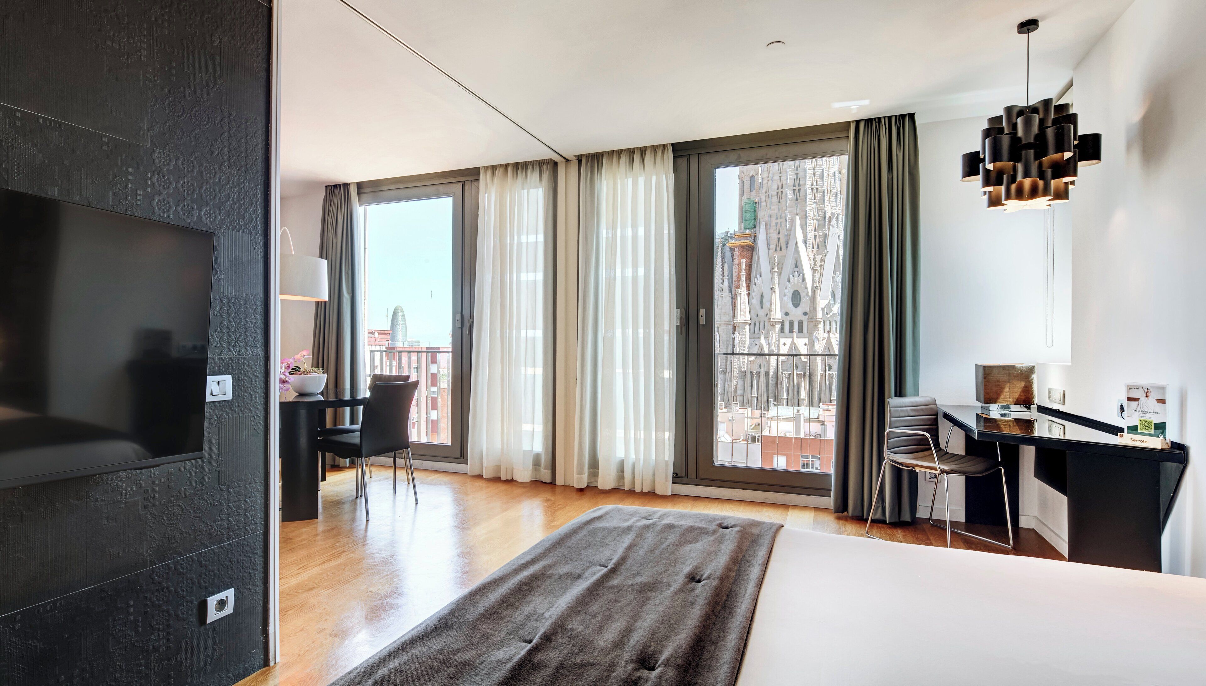 1 bedroom, minibar, in-room safe, desk